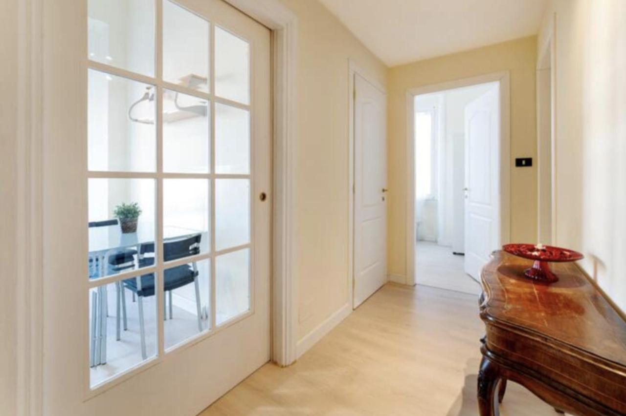 Sunny Flat In Elegant Building Close To Colosseum Roma Exterior foto
