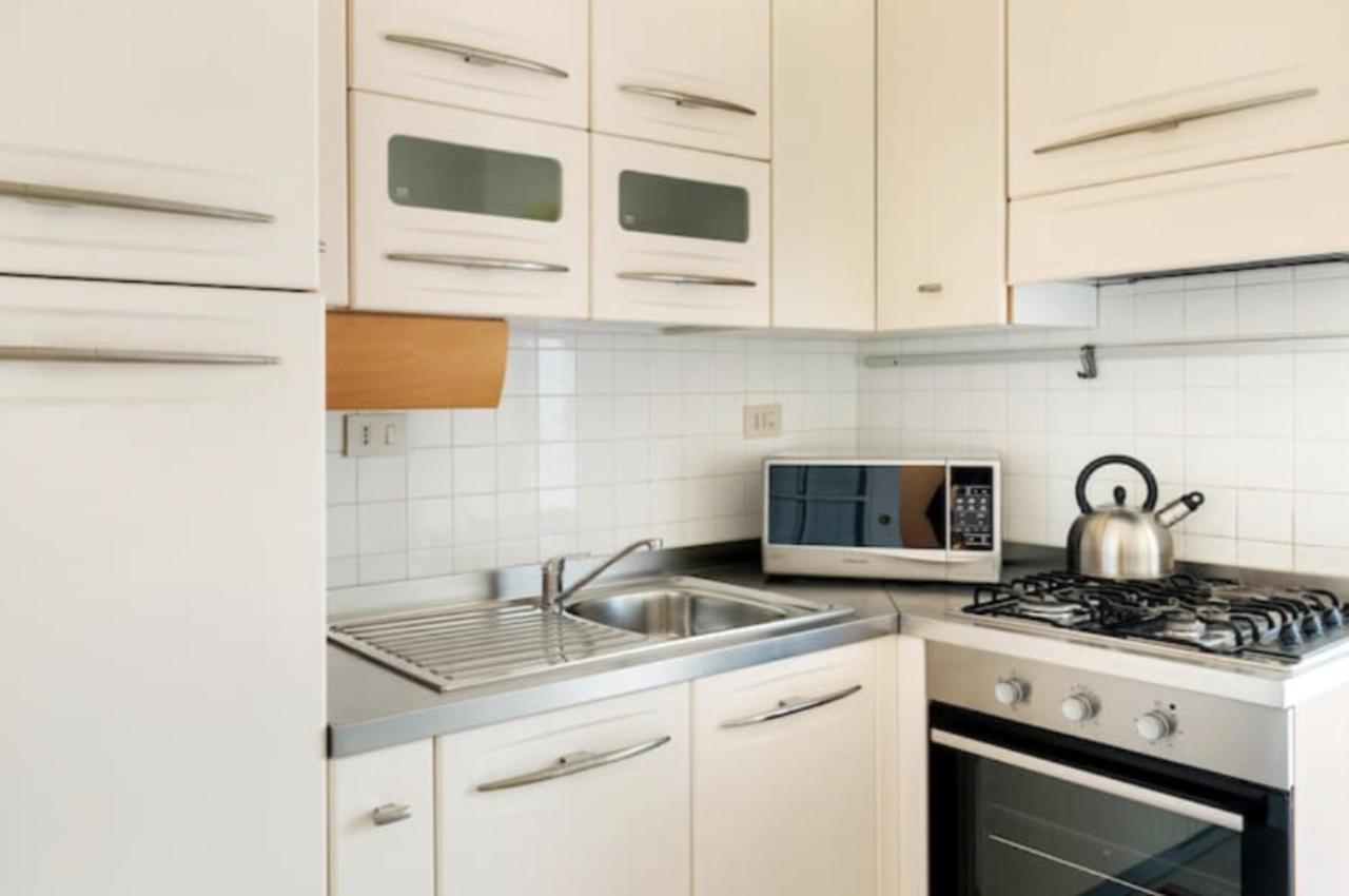 Sunny Flat In Elegant Building Close To Colosseum Roma Exterior foto
